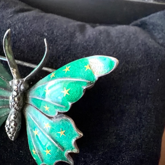 Green Butterfly Sterling Silver Brooch with Star Accents - Picture 2 of 5